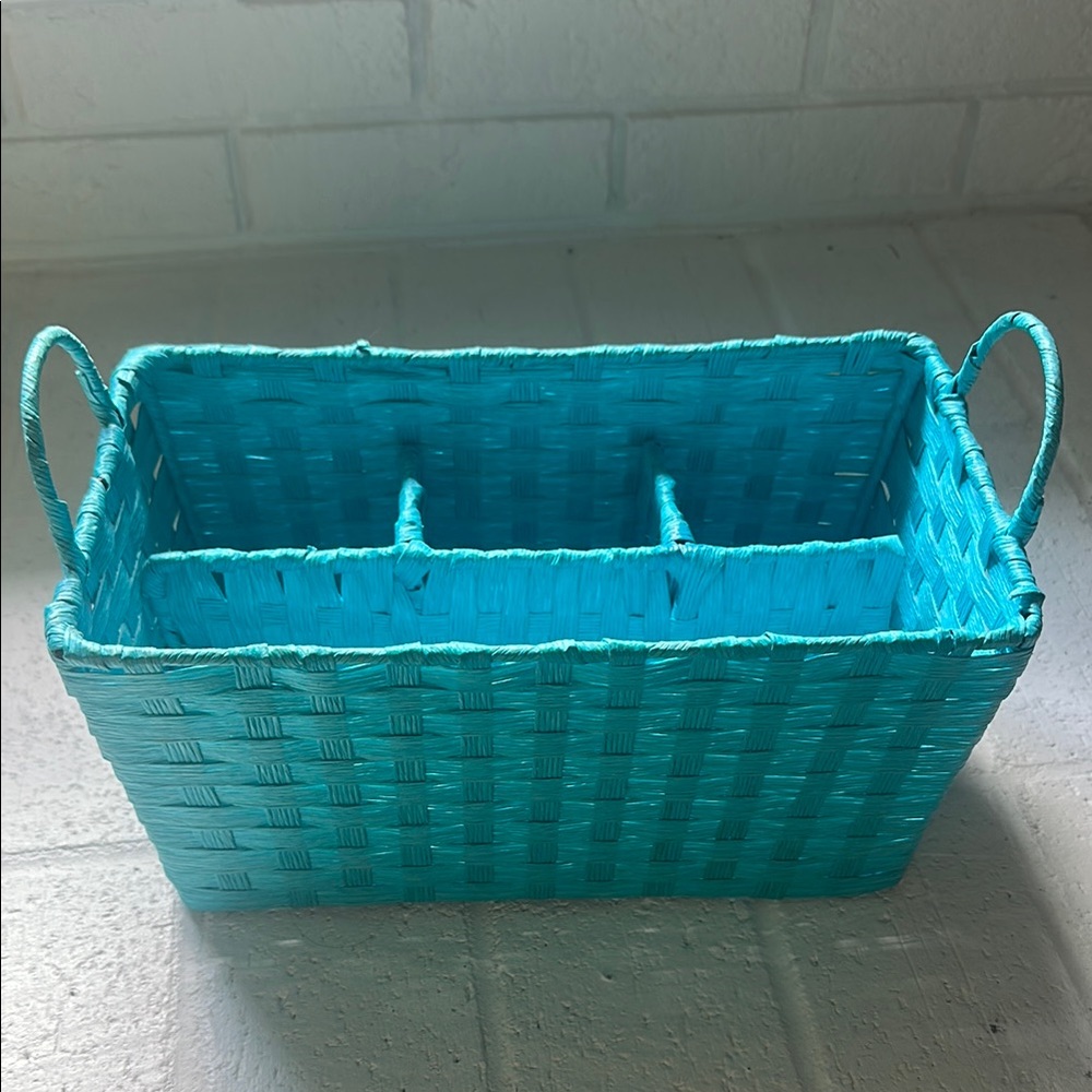 🍁5 for $10🍁 Blue Whicker Basket